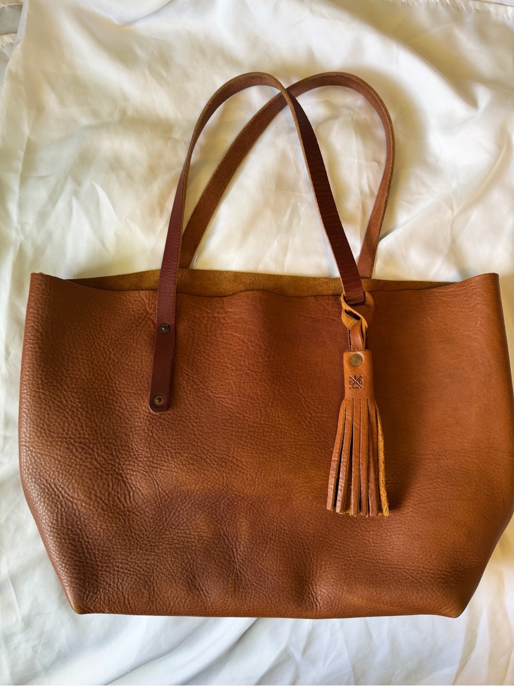 Go Forth Goods Large Avery tote in saddle with saddle tassel